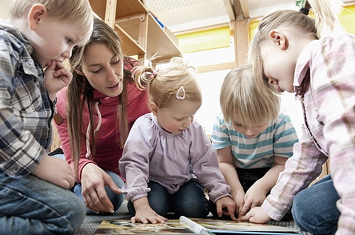 erzieherinnen-und-erzieher-als-paedagogische-fachkraefte-in-der-kindertagesstaette